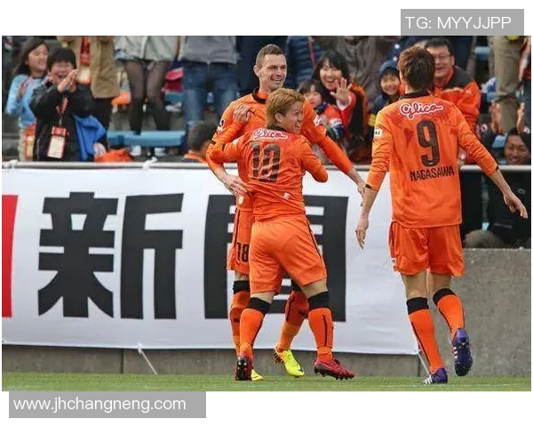 爱媛队与长崎成功丸的激烈对决展现足球魅力与团队精神